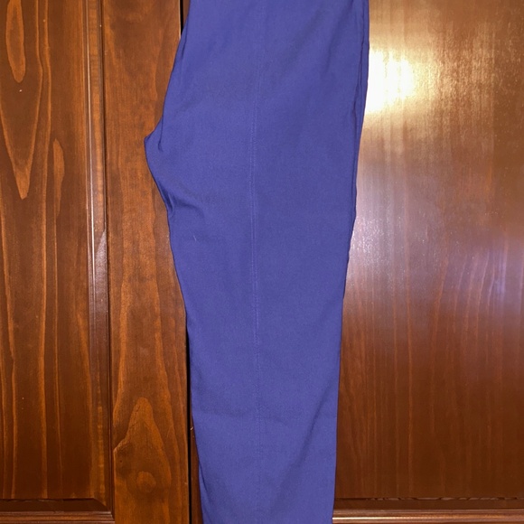 Women’s Simply Vera mid- to high-rise capri pull-on pants - Picture 2 of 7